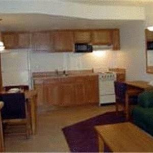 One-Bedroom King Suite